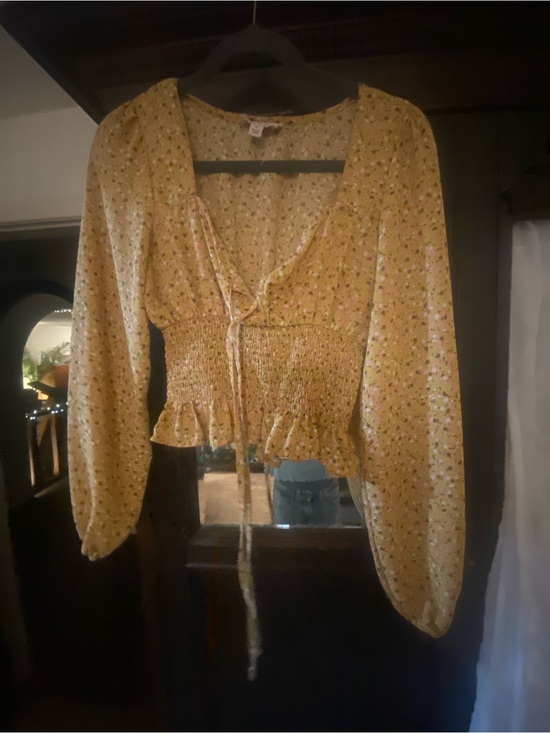 No Frills Tops - Smocked Tie-Front Floral Blouse in Yellow